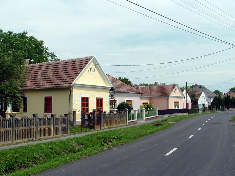 Zalakomár - A kéktúra az Ady Endre utcán vezet végig