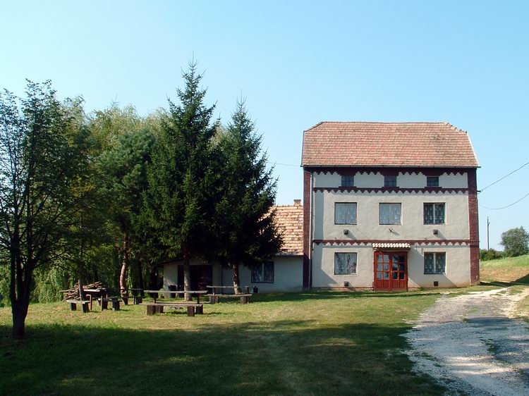 Kislengyel - Rockenbauer Pál turistaház