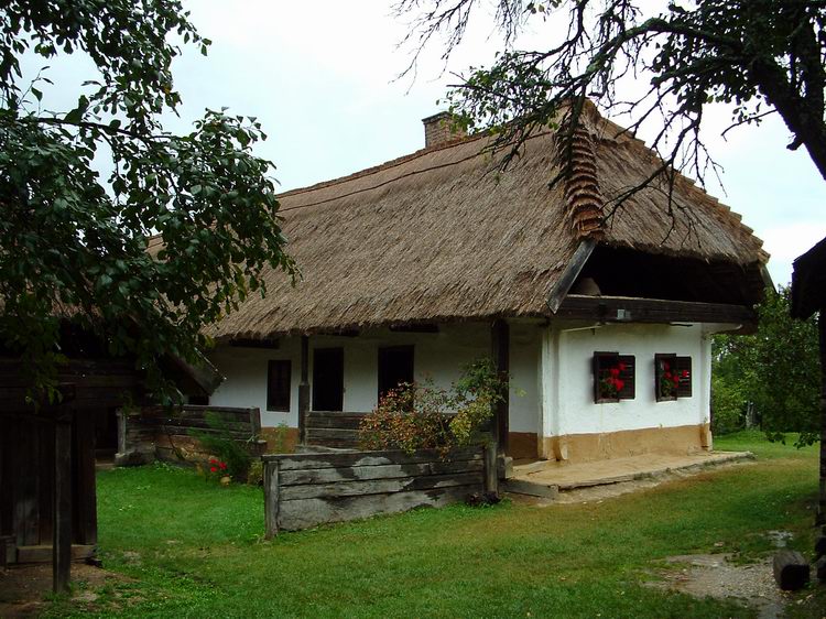 Pityerszer - A kerített ház