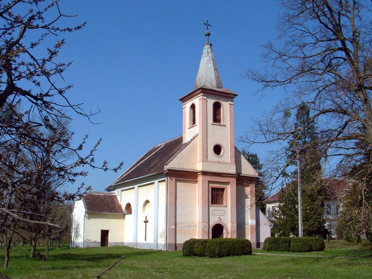 Szarvaskend - Az 1805-ben épült katolikus templom