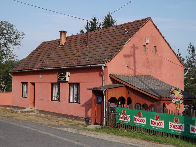 A Lesz Vígasz söröző, a hivatalos kustánszegi kéktúra pecsételőhely