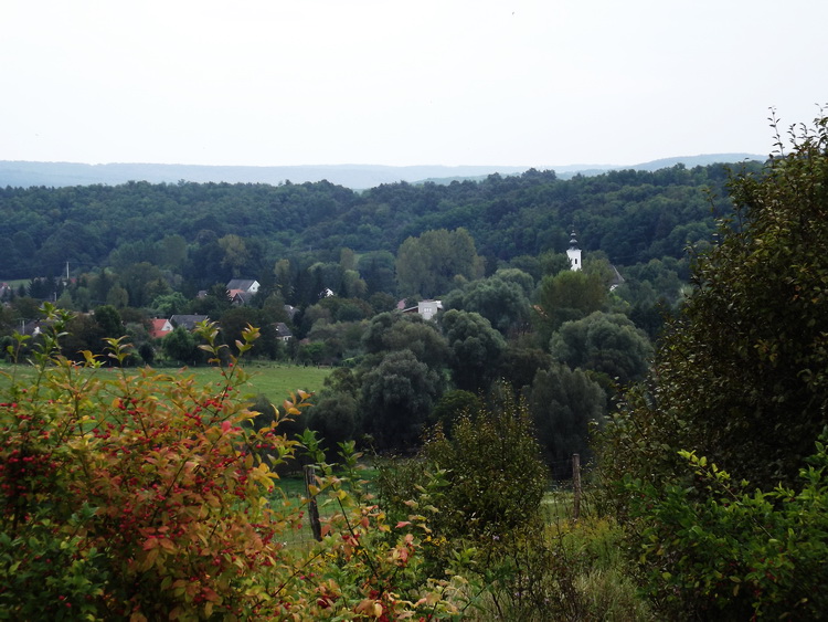 Szenna látképe a dombokról