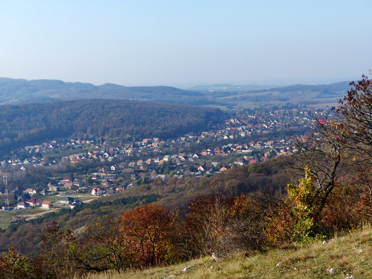 Kilátás a Zuppa-tetőről Szárligetre