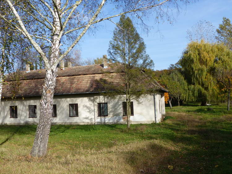 Kisgyón - Elhagyatottan áll a székesfehérvári Gyöngyvirág Természetbarát Egyesület kulcsosháza is