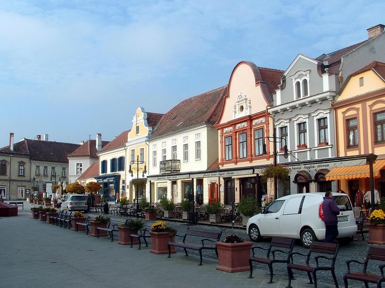 Kőszeg - A Fő tér házsora