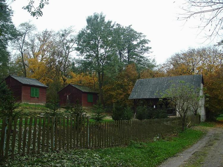 Erdei tábor az Ablánci malomcsárda előtt