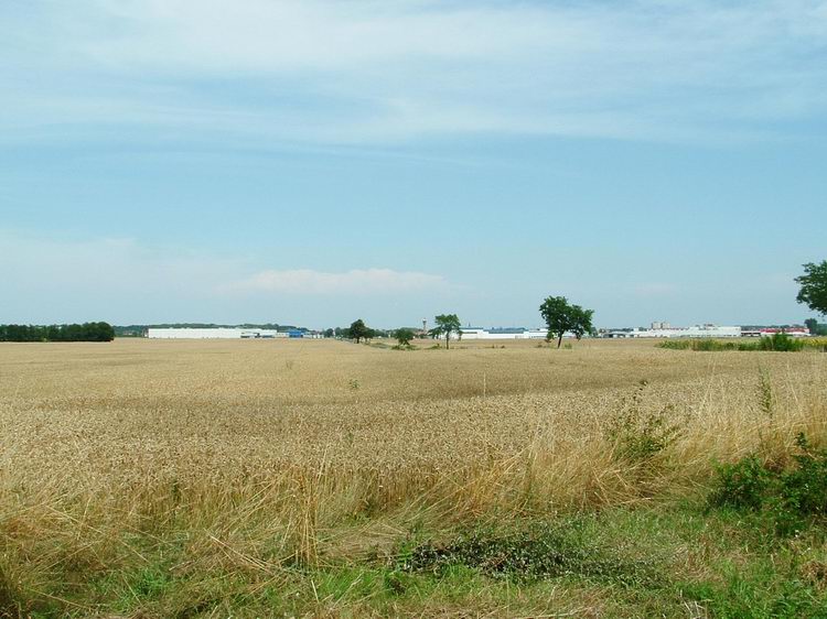 A távolban már látszik Sárvár ipari parkja