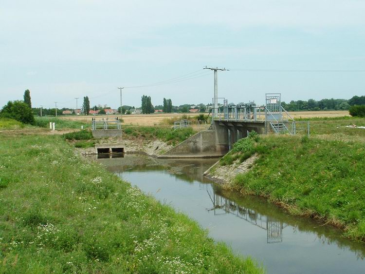 Zsilipek a Gyöngyös-patakon