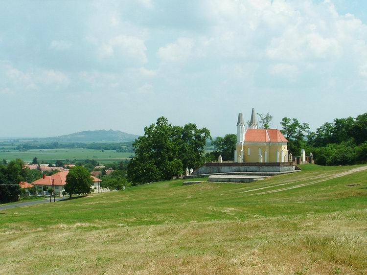 Sitke - A Kálváriakápolna és a Ság-hegy