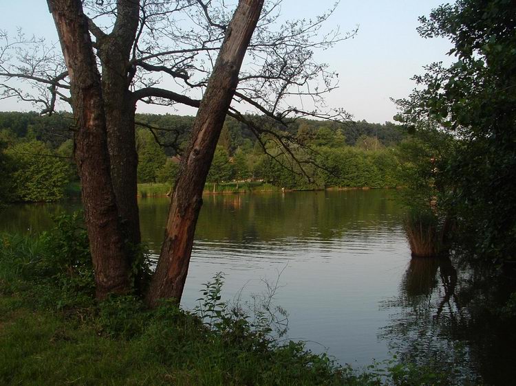 A Szaki-tavak partján indultunk tovább