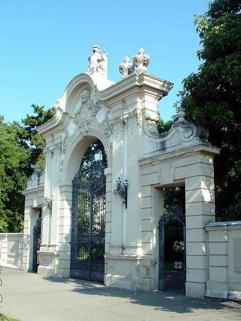 Keszthely - A Festetics kastély parkjának kapuja