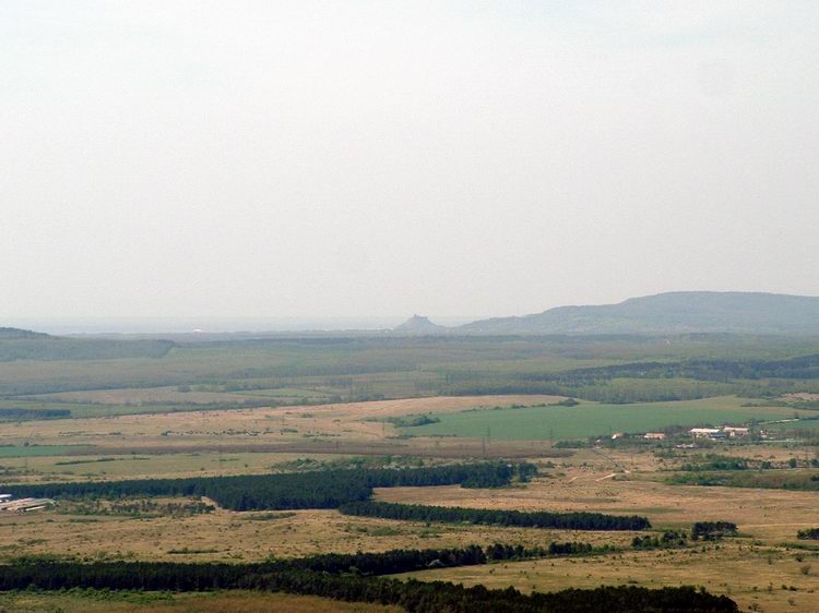 Csobánc - Még a távoli Sümeg vára is látható a hegytetőről