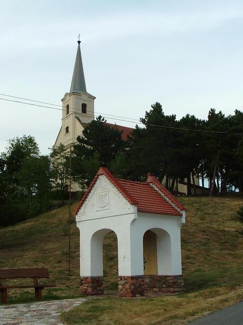 Szentbékkálla - Feltekintés a templomdombról