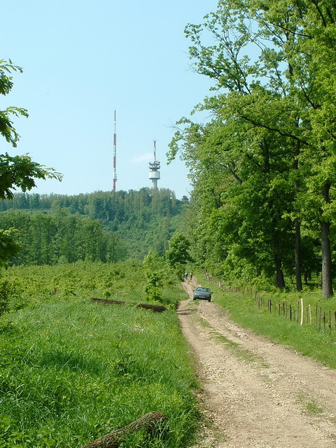 In front of us towers the peak of Kab Mountain