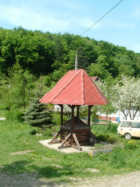 The Well of the Lords at the border of Úrkút