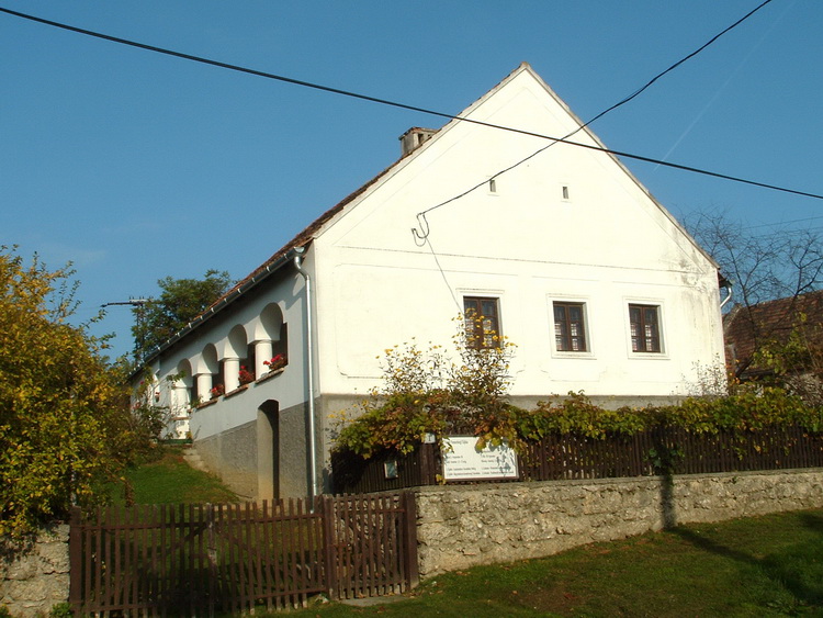 Old Swabian house in Városlőd