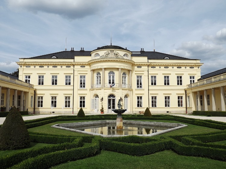 Fehérvárcsurgó - Károlyi kastély 2.
