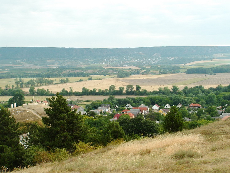 Bodajk - Kilátás a Mór-árokra a kőfejtőtől