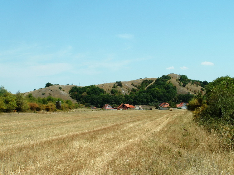 Feltűnik Gánt a távolban