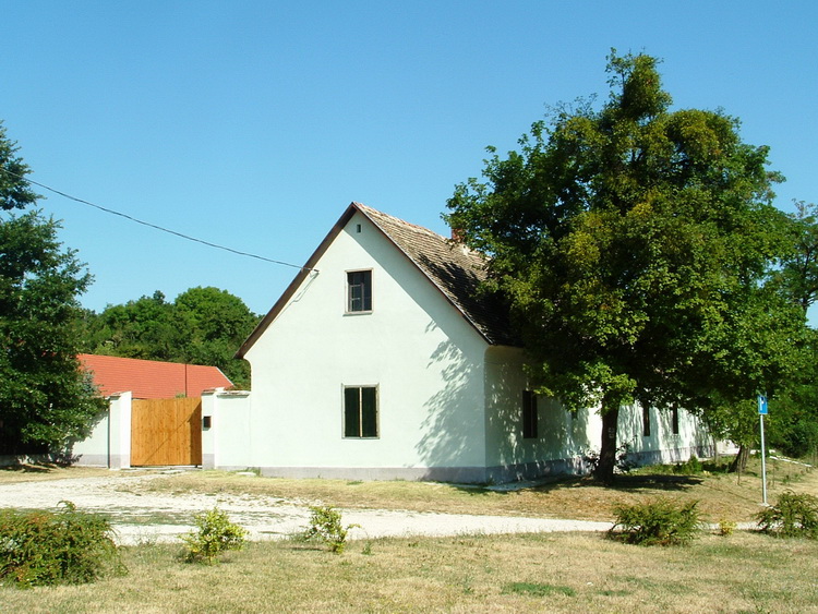 Kőhányáspuszta - A turistaház épülete