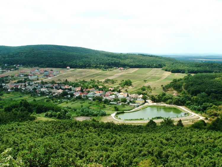 Zsigmond-kő - Kilátás Várgesztesre 1.