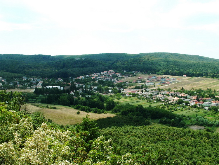 Zsigmond-kő - Kilátás Várgesztesre 2.