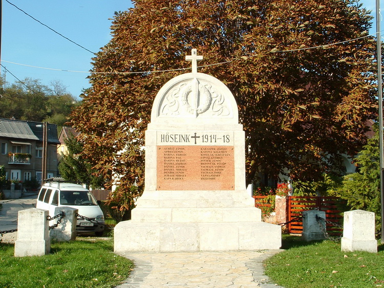 Világháborús emlékmű Mogyorósbányán