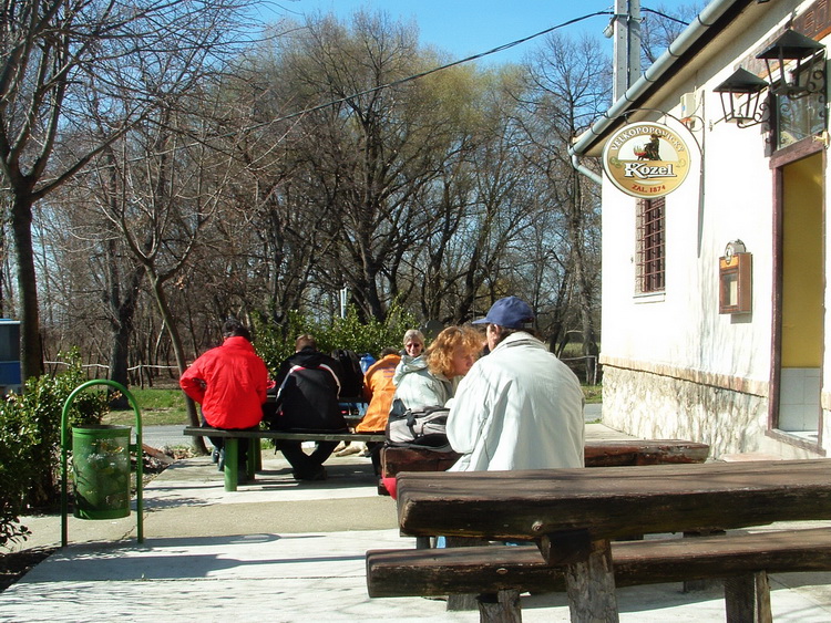 Resting day trippers at the Hársfa pub