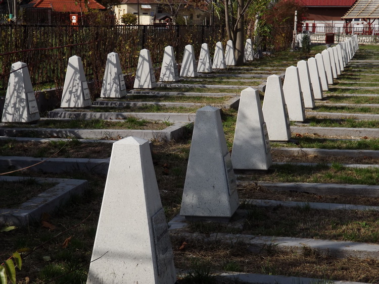 Piliscsév - Szovjet katonai temető