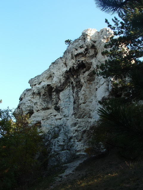 A Csabai torony sziklája Piliscsaba határában
