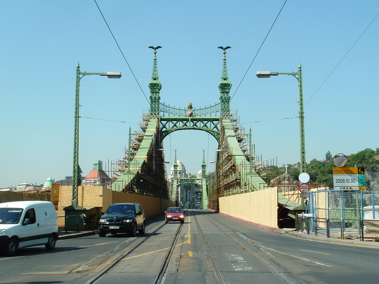 Budapest - A felújítás alatt álló Szabadság-híd