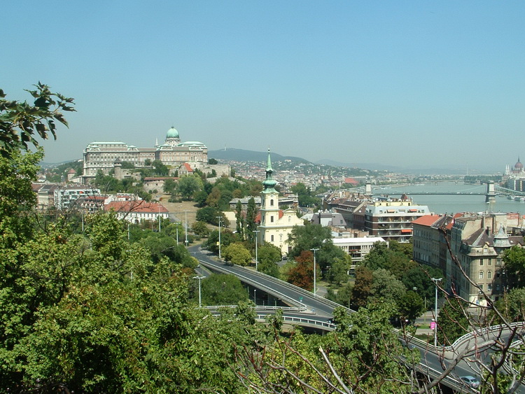 Budapest - Kilátás a Gellért szobortól a Tabánra