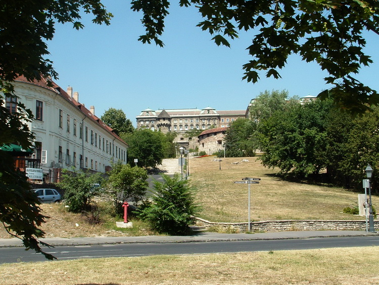 Budapest - A vár déli feljárója a Tabánban