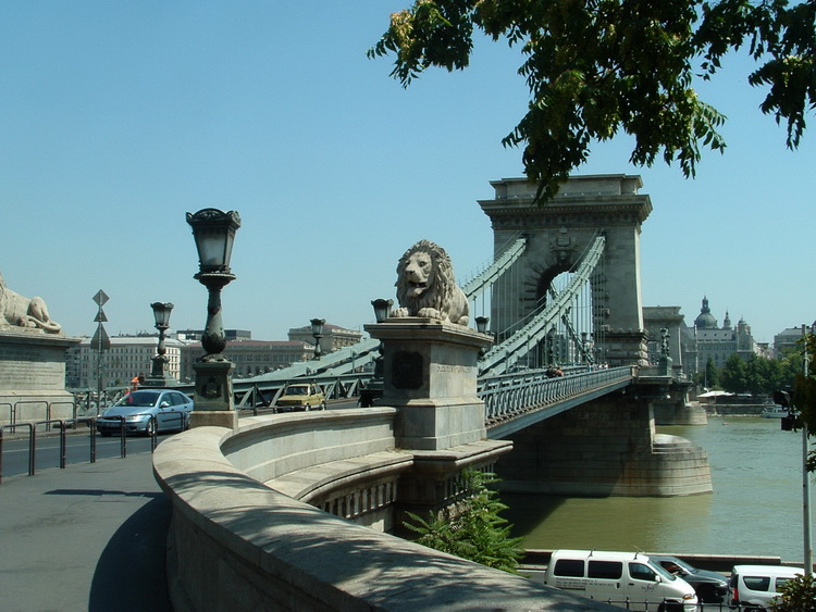 Budapest - A Széchenyi Lánchíd budai hídfője