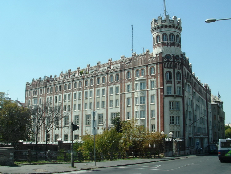 Budapest - A volt Postapalota épülete a Széll Kálmán téren