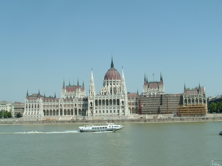 Budapest - Az Országház a Batthyány térről nézve