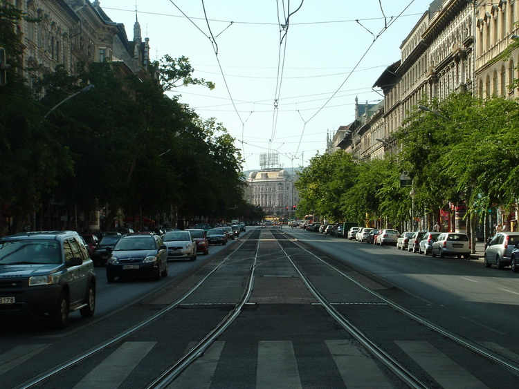 Budapest - A Nagykörút az Oktogon felől fényképezve