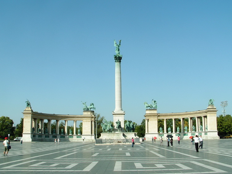 Budapest - Hősök tere, Millenniumi emlékmű
