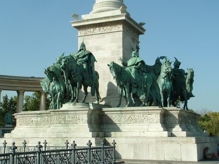 Budapest - Hősök tere, a Hét Vezér szoborcsoportja