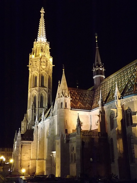 Budapest - A kivilágított Mátyás templom 2.
