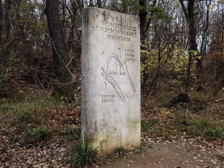 The memorial column of the wildlife park