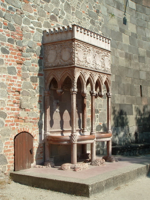 Visegrád - Az Oroszlános kút is a palotában található