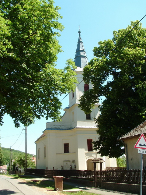 Ősagárd - A Rákóczi Ferenc utcában áll az evangélikus templom is