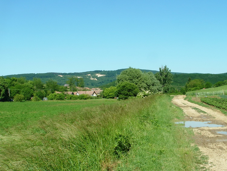 Megérkezés Felsőpeténybe