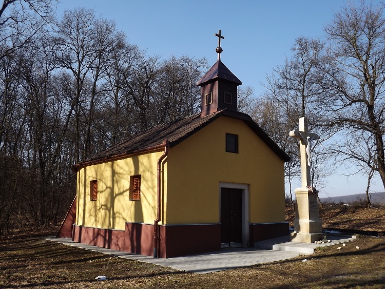 Erdei kápolna Szendehely határában