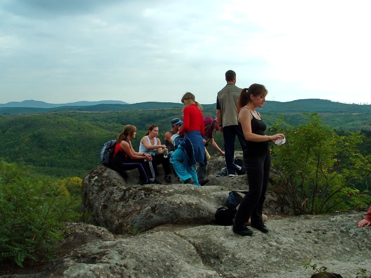 Turistacsoport a Törökasztalnál