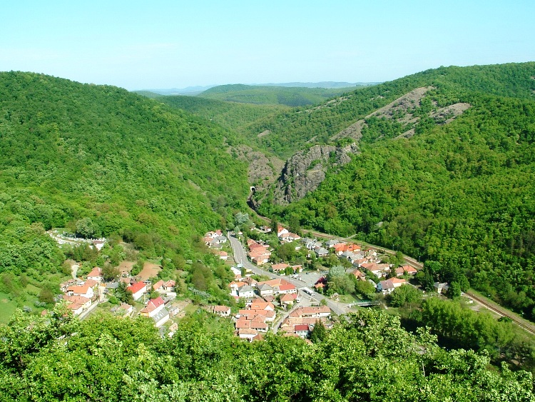 Szarvaskő látképe a Major-tetőről