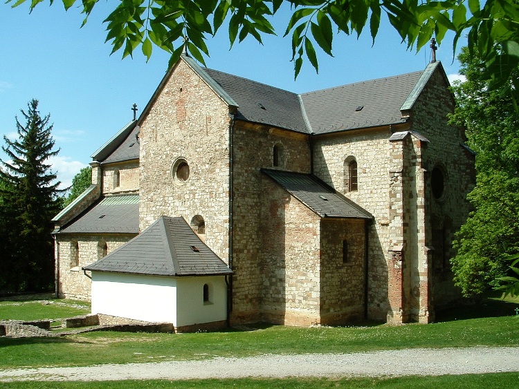 A Bélkői Apátság máig fennmaradt temploma