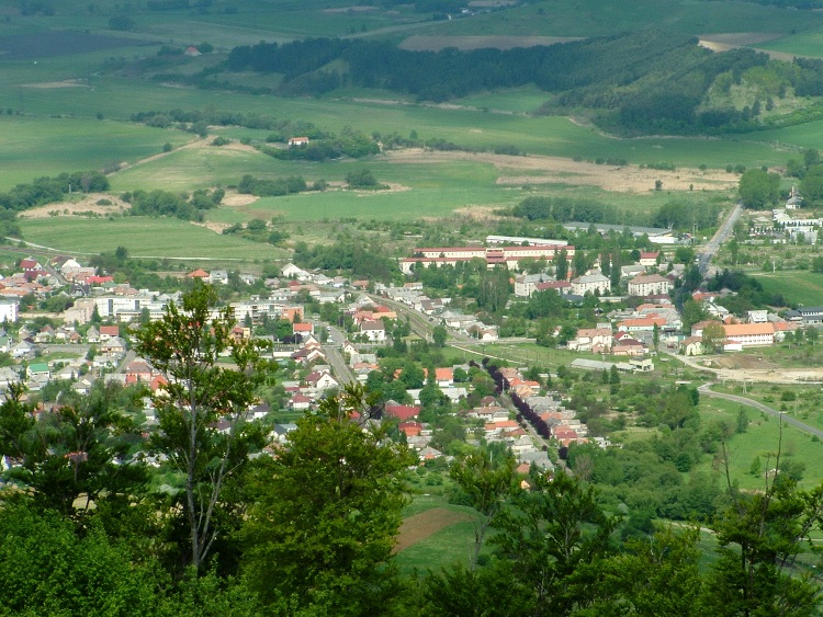 Kilátás a Bél-kőről Bélapátfalvára