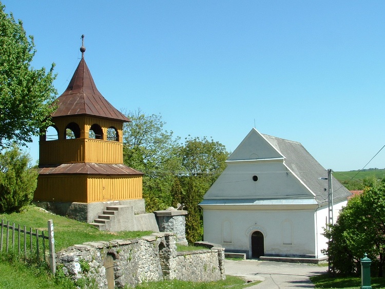 Mályinka református temploma és harangtornya